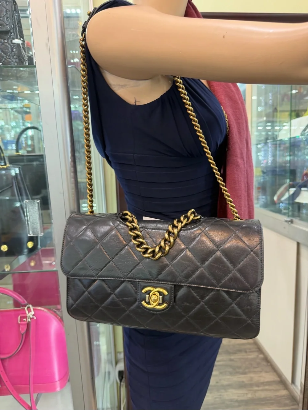 CHANEL shoulder bag